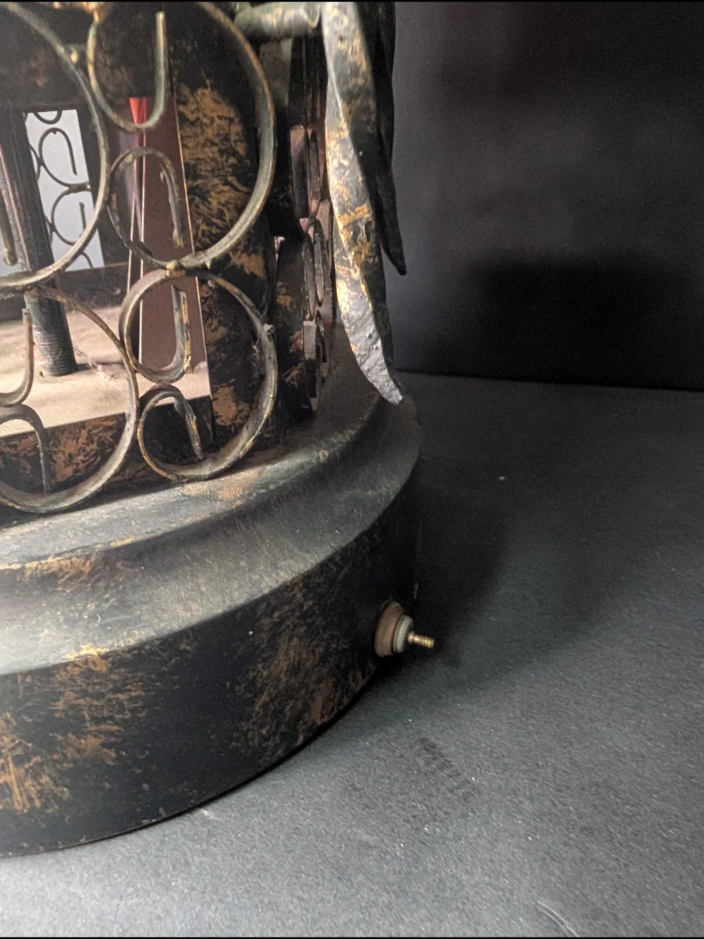Vintage Gothic Black and Gold Scroll Table Lamp